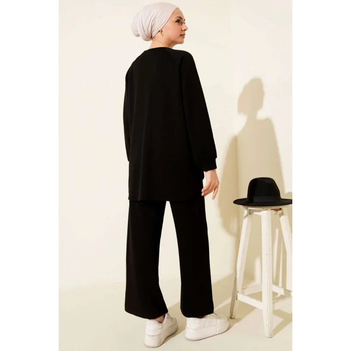 Siyah Oversize Sweatshirt Ve Geniş Paça Pantolon Kombin Takım