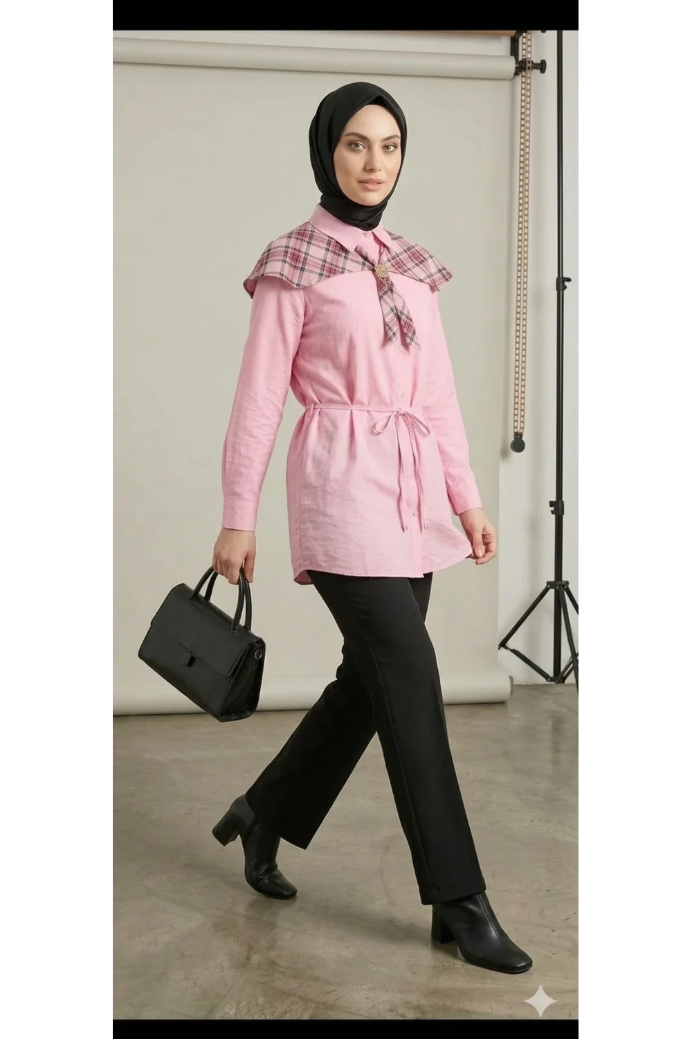 Ekose Pelerin Yaka Detaylı Kuşaklı Pembe Tunik Gömlek