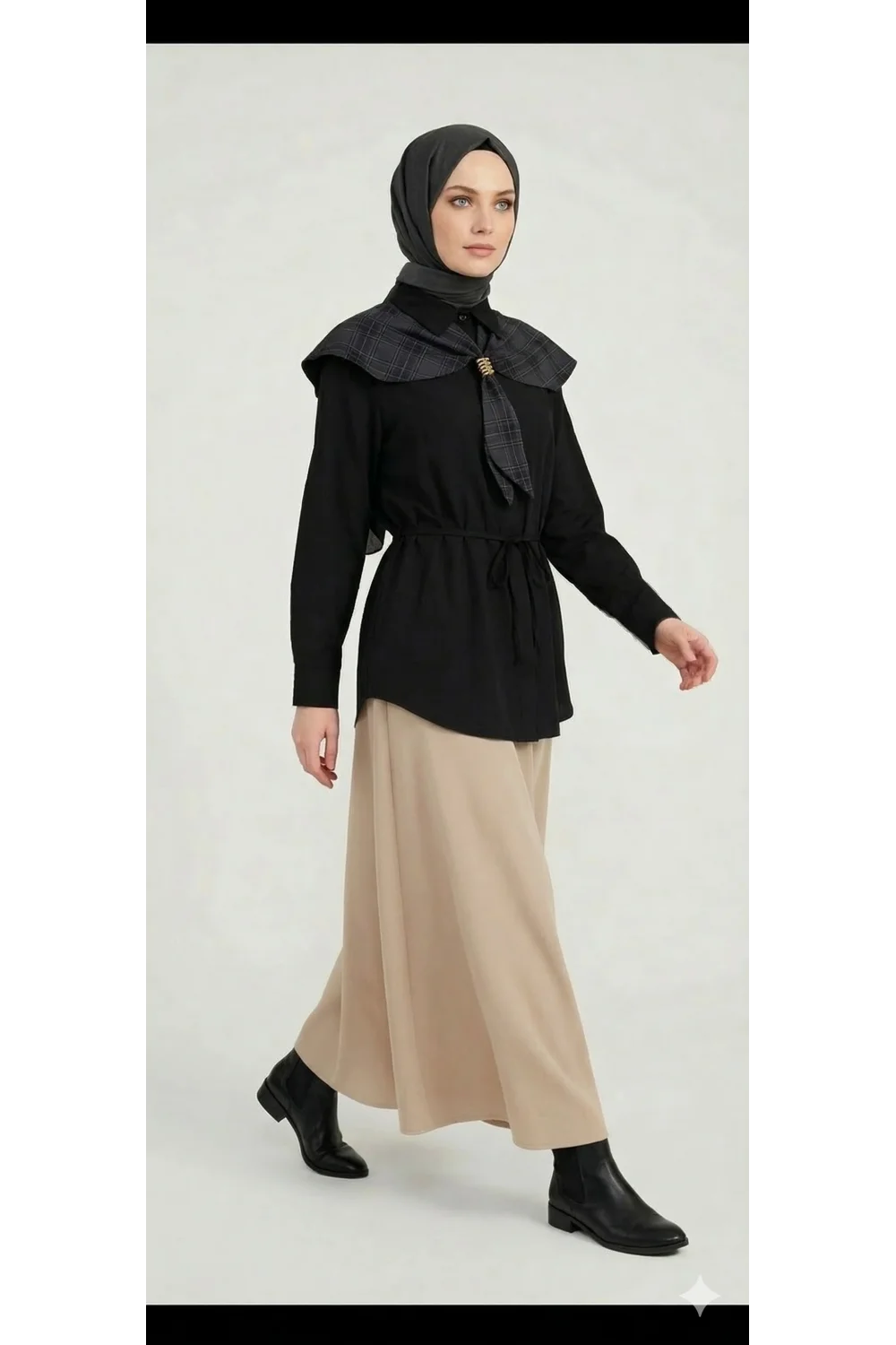 Ekose Pelerin Yaka Detaylı Kuşaklı Siyah Tunik Gömlek