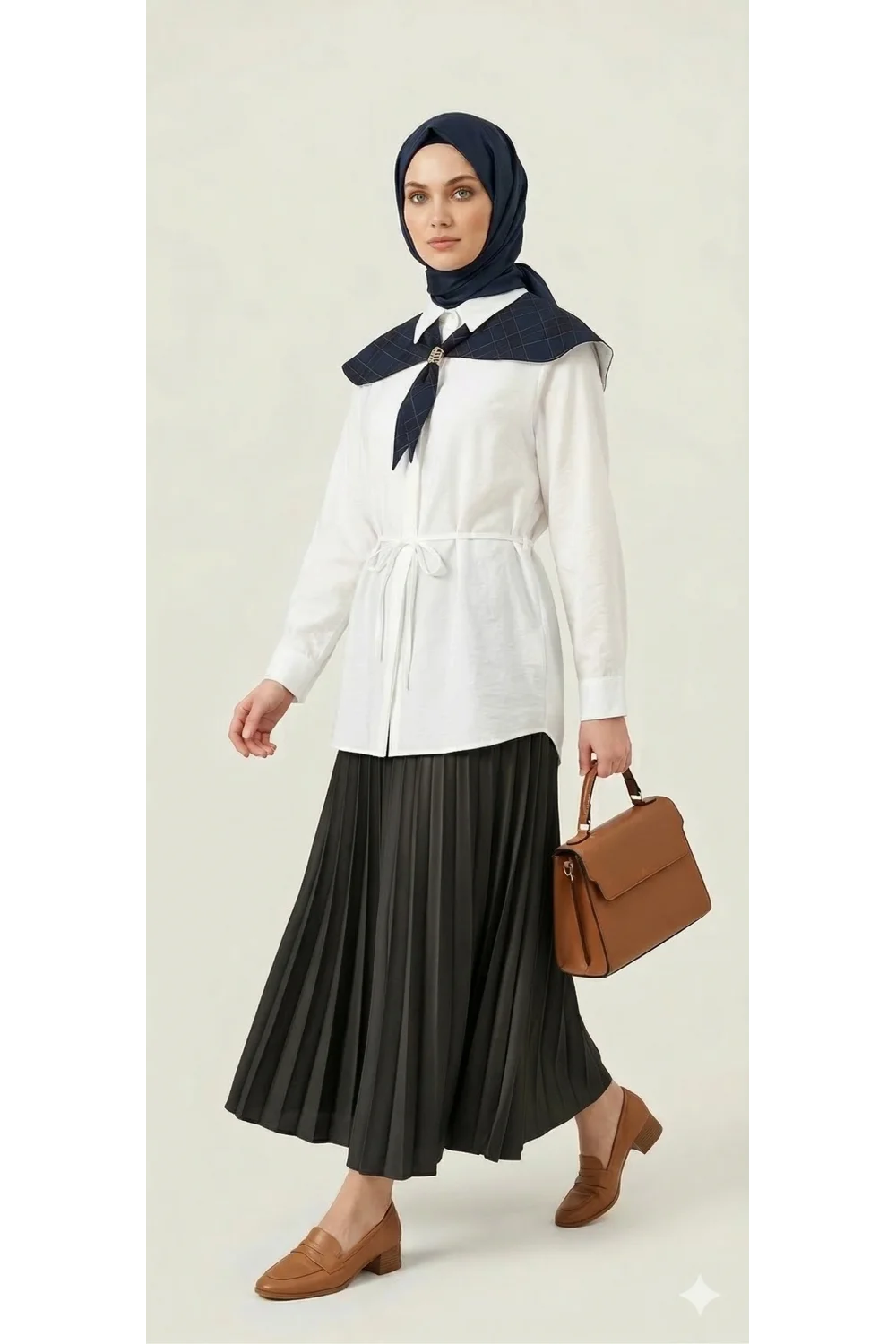 Ekose Pelerin Yaka Detaylı Kuşaklı Beyaz Tunik Gömlek