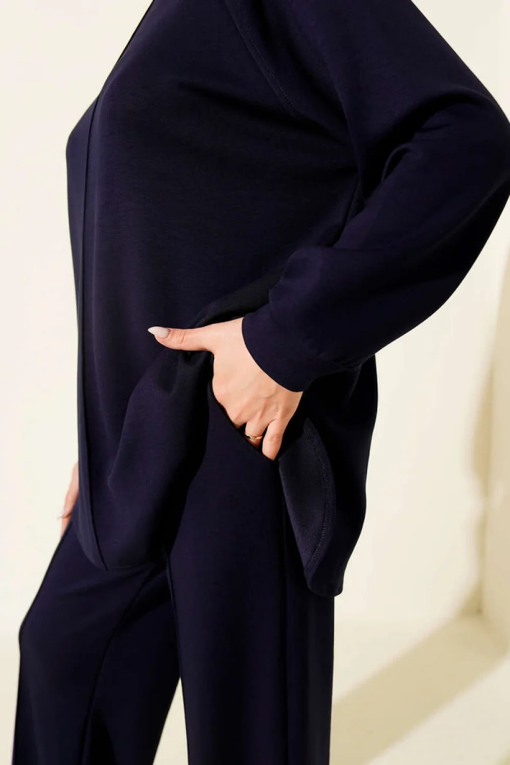 Lacivert Oversize Sweatshirt Ve Geniş Paça Pantolon Kombin Takım
