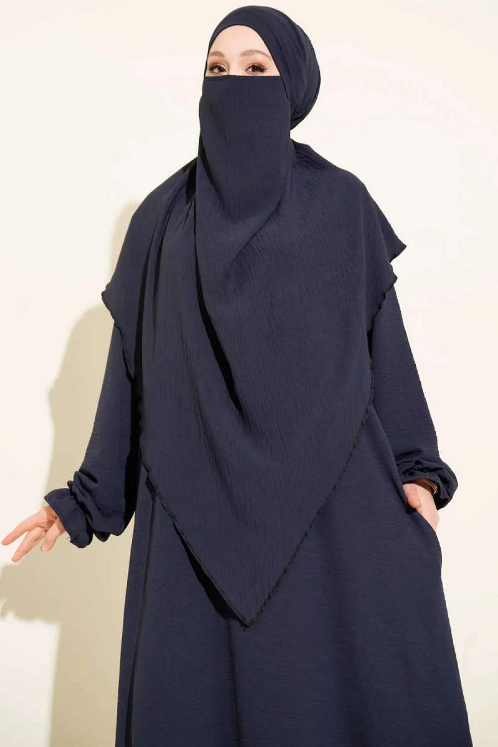 Lacivert Sultan Model Geniş Peçeli Ferace Takım