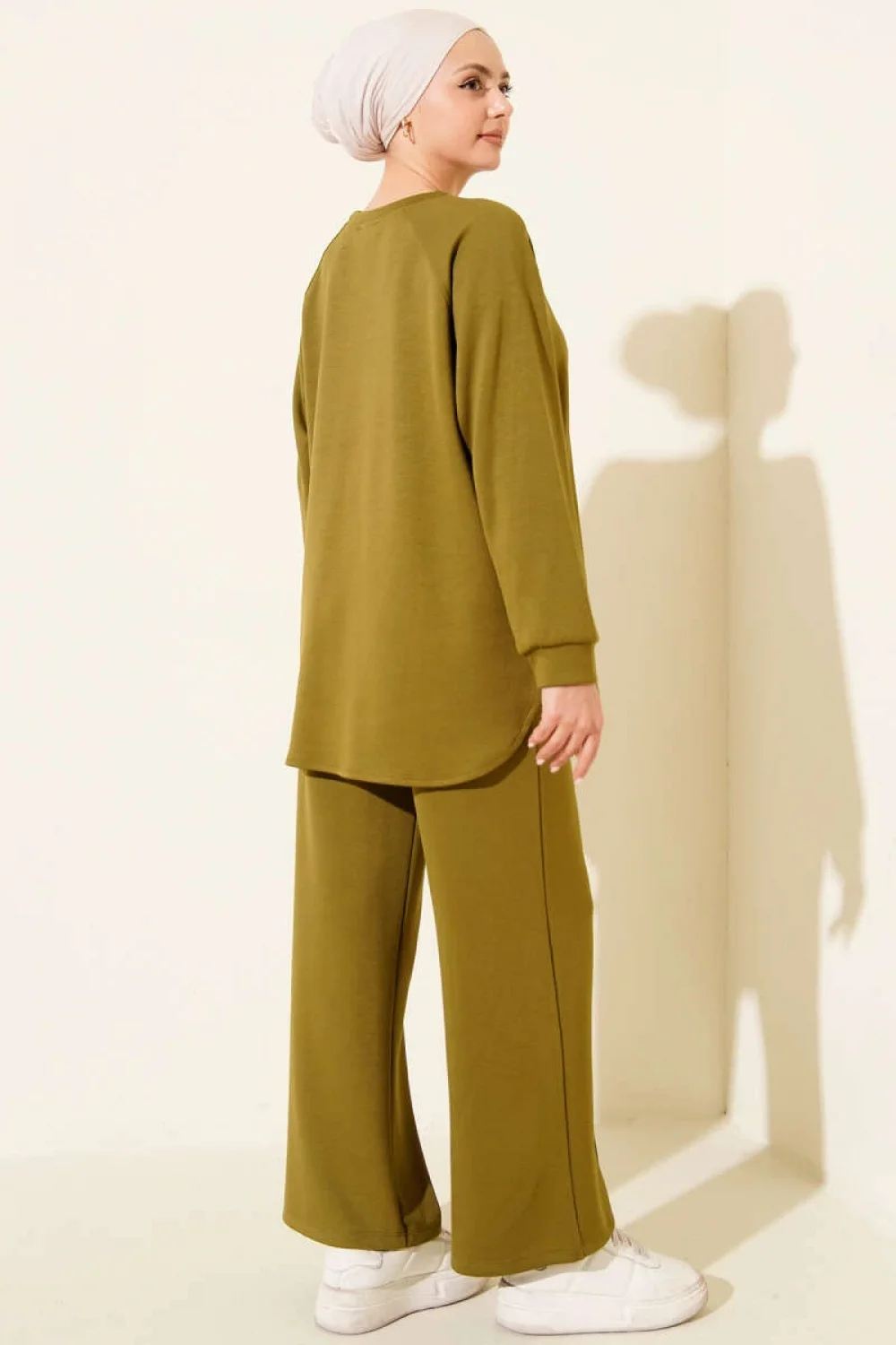 Yağ Yeşil Oversize Sweatshirt Ve Geniş Paça Pantolon Kombin Takım