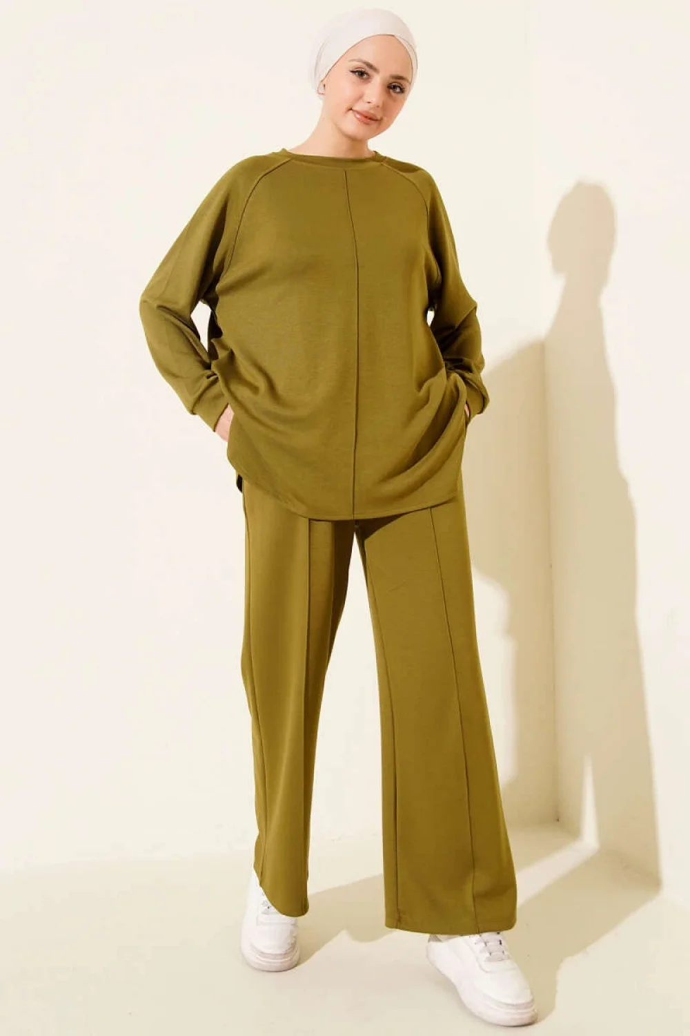 Yağ Yeşil Oversize Sweatshirt Ve Geniş Paça Pantolon Kombin Takım