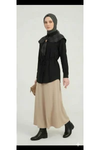 Ekose Pelerin Yaka Detaylı Kuşaklı Siyah Tunik Gömlek