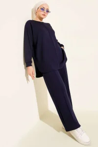 Lacivert Oversize Sweatshirt Ve Geniş Paça Pantolon Kombin Takım