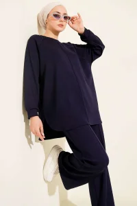 Lacivert Oversize Sweatshirt Ve Geniş Paça Pantolon Kombin Takım