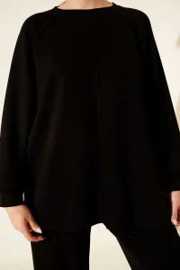 Siyah Oversize Sweatshirt Ve Geniş Paça Pantolon Kombin Takım