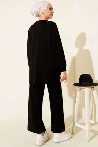 Siyah Oversize Sweatshirt Ve Geniş Paça Pantolon Kombin Takım