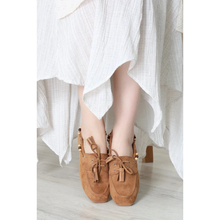 Boncuk Detaylı Püsküllü Loafer Babet Taba - 196.1846.