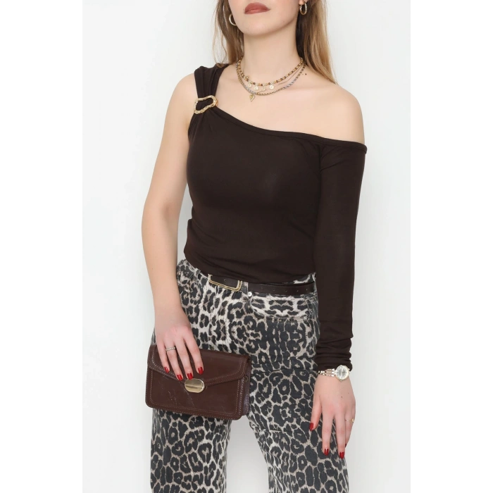 Buzzy Kumaş Tek Omuz Toka Detaylı Bluz Kahve - 1010.2119.