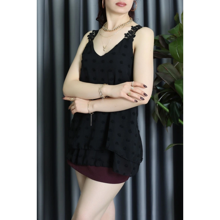 Dantel Askılı Sırtı Çapraz Detaylı Ponpon Bluz Siyah - 72285.1256.