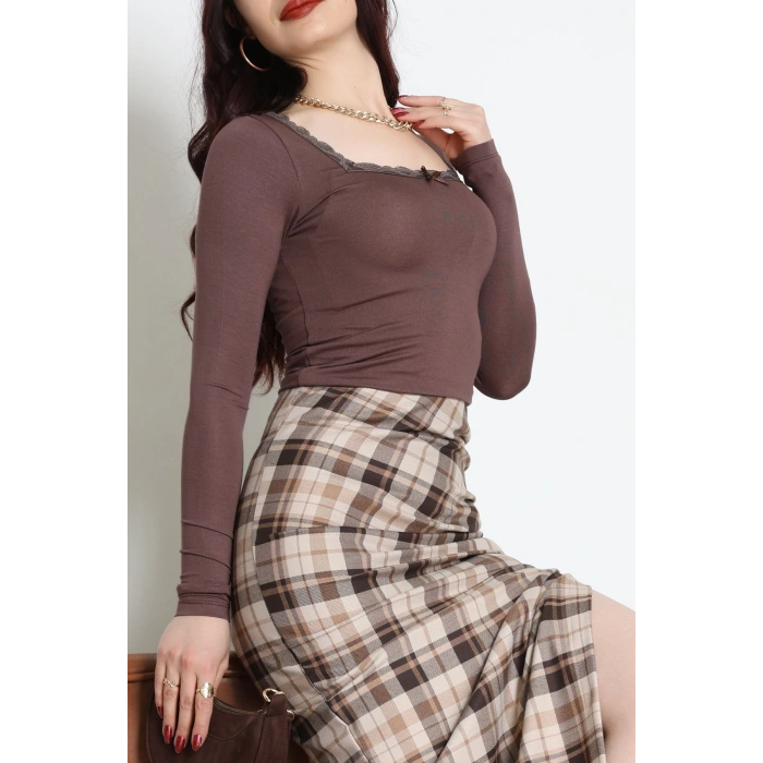 Dantel Detaylı Çerçeve Yaka Viskon Body Kahve - 5505.599.