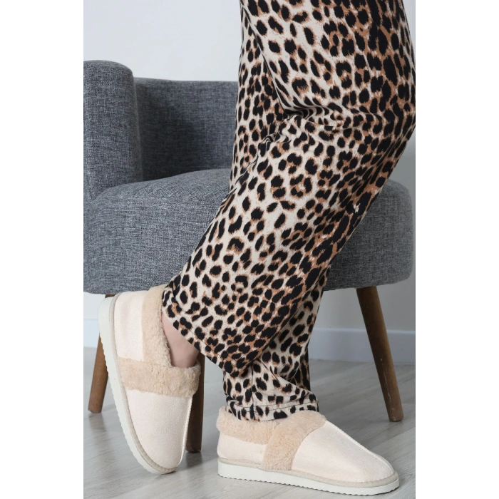 İçi Kürklü Ev Babeti Bej - 31549.264.