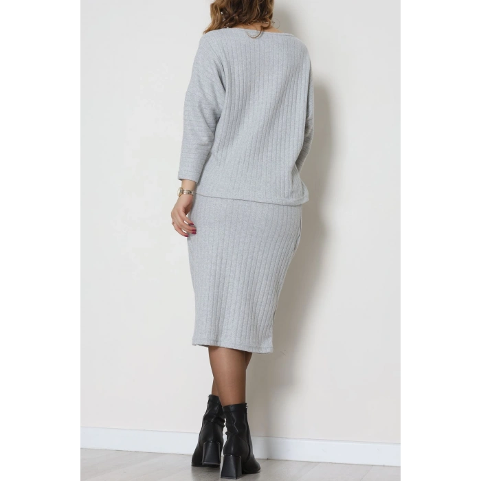 Kaşkorse Kumaş Omuz Düşümlü Midi Boy Etekli Takım Açıkgri - 42800.1567.