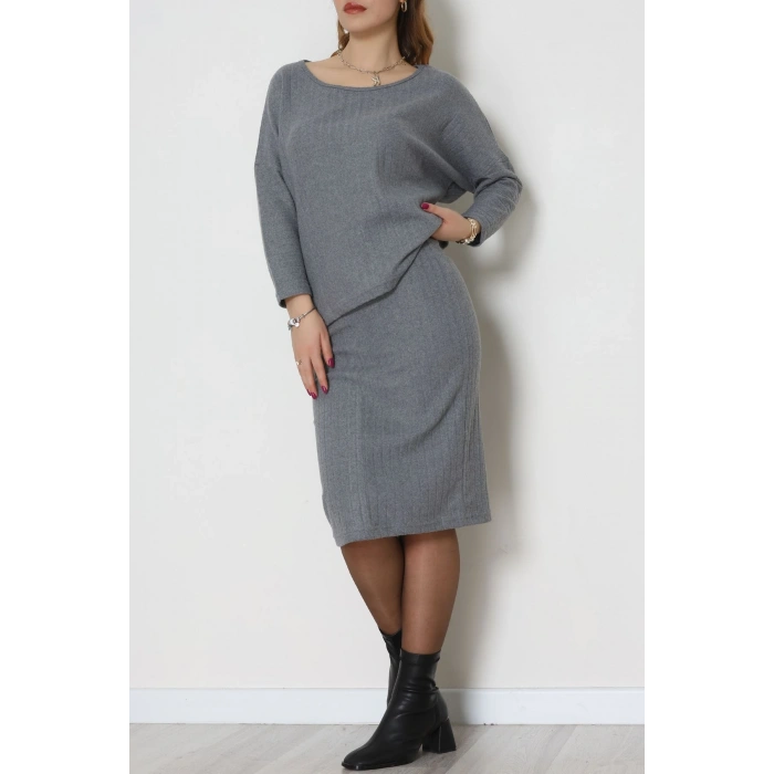 Kaşkorse Kumaş Omuz Düşümlü Midi Boy Etekli Takım Gri - 42800.1567.