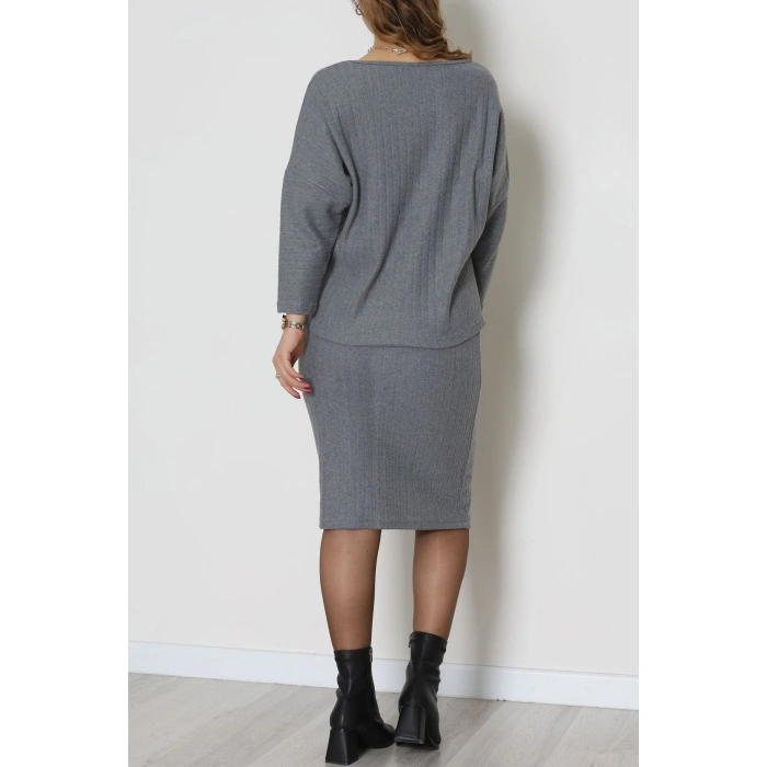 Kaşkorse Kumaş Omuz Düşümlü Midi Boy Etekli Takım Gri - 42800.1567.