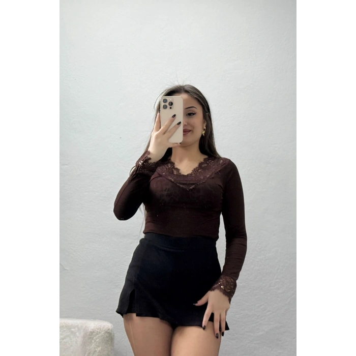 Kaşmir Transparan V Yaka Dantelli Bluz Kahve - 156.2153.