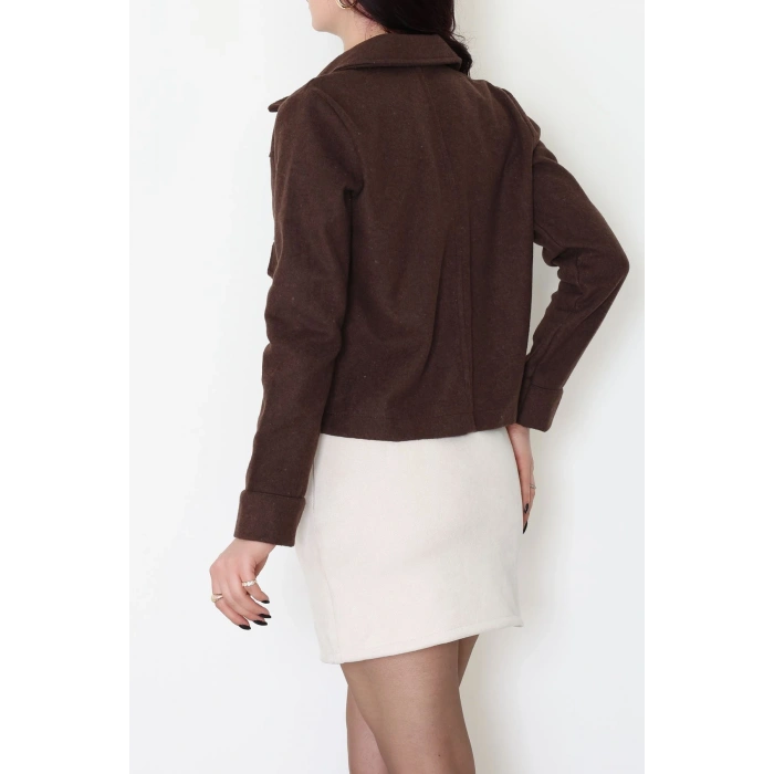 Klasik Yaka Çıtçıt Düğmeli Cep Detaylı Kaşe Crop Ceket Kahve2 - 70992.1775.