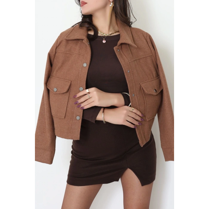 Klasik Yaka Çıtçıt Düğmeli Cep Detaylı Kaşe Crop Ceket Taba - 70992.1775.