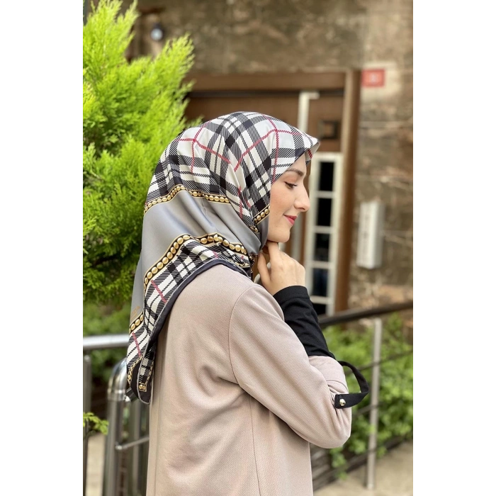 Moda Çizgi Desenli Eşarp
