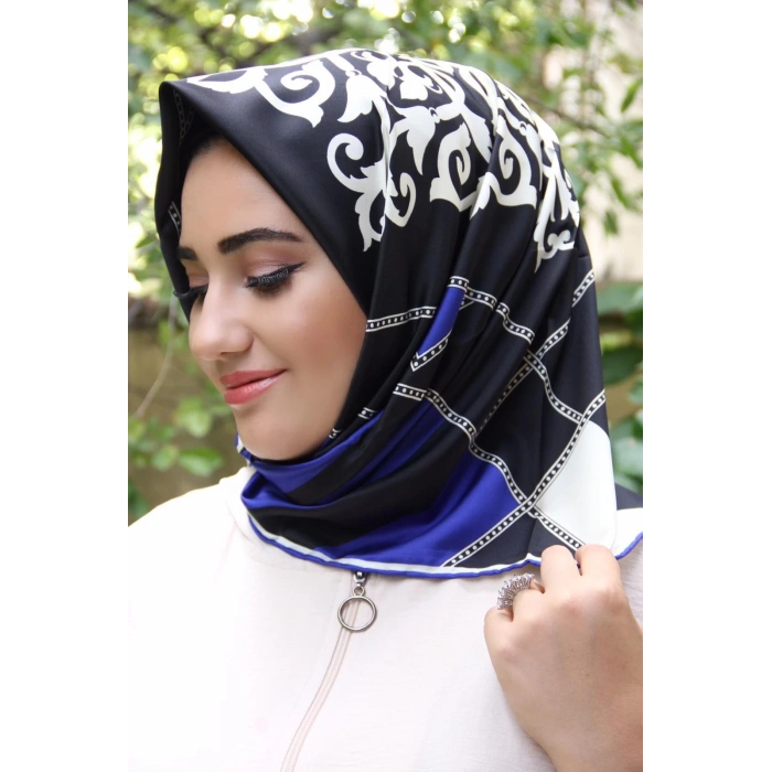 Moda Çizgi Desenli Eşarp