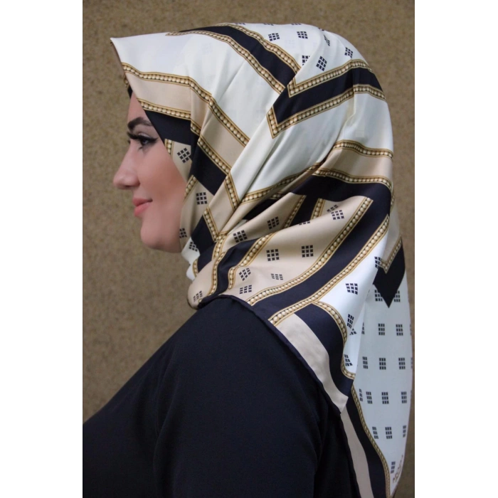 Moda Çizgi Desenli Eşarp