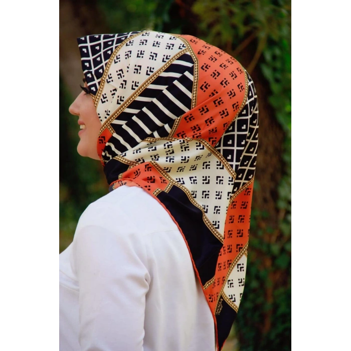 Moda Çizgi Desenli Eşarp