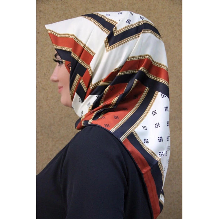 Moda Çizgi Desenli Eşarp