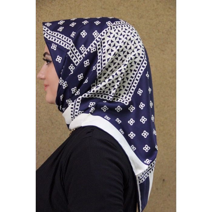 Moda Çizgi Desenli Eşarp
