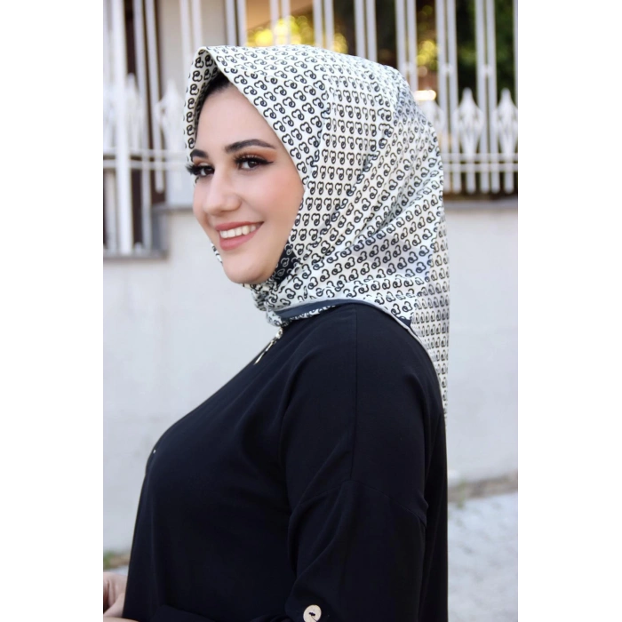 Moda Çizgi Desenli Eşarp