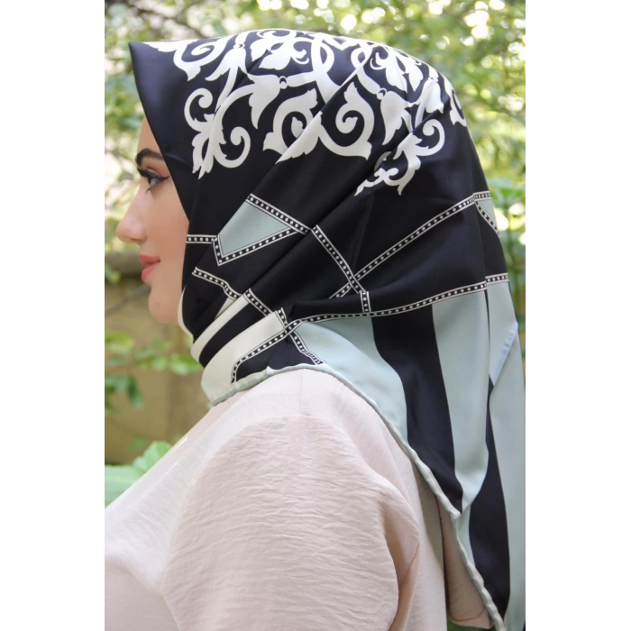 Moda Çizgi Desenli Eşarp