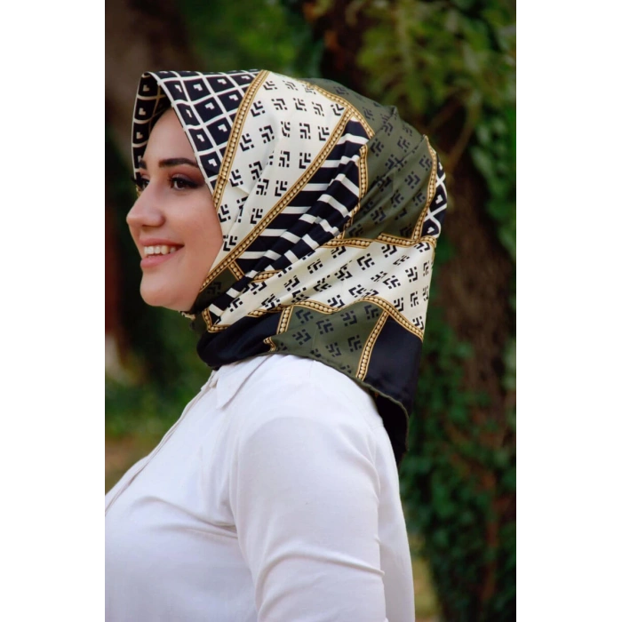 Moda Çizgi Desenli Eşarp