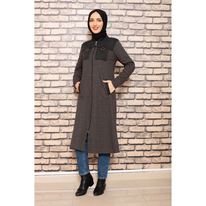 Omuzu Parçalı Kahverengi Tesettür Kap