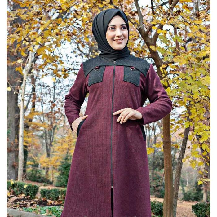 Omuzu Parçalı Vişne Tesettür Kap