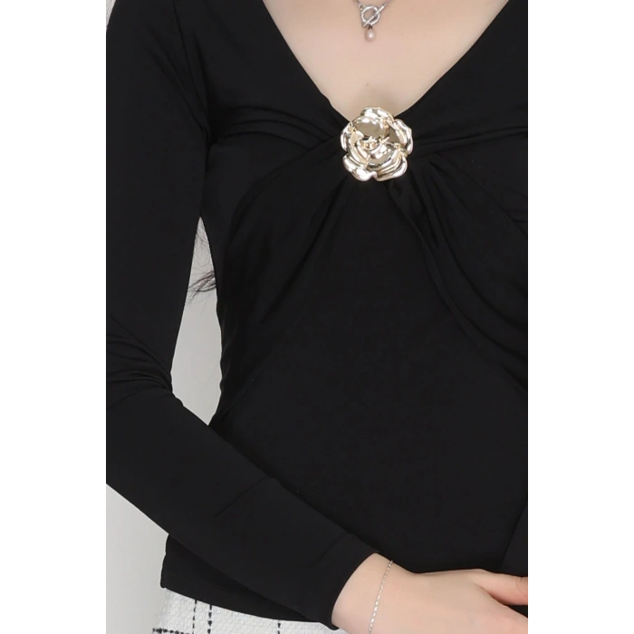 Sandy Kumaş Aksesuarlı Bluz Siyah - 70873.1918.