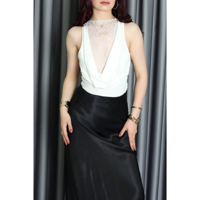 Sandy Kumaş Sırt Dantelli Çıtçıtlı Bluz Ekru - 71421.1380.