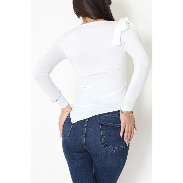 Sandy Önü Asimetrik Kesim Fiyonk Detaylı Bluz Ekru - 42808.1949.