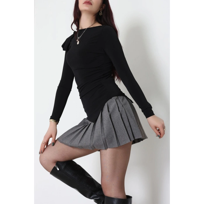 Sandy Önü Asimetrik Kesim Fiyonk Detaylı Bluz Siyah - 42808.1949.