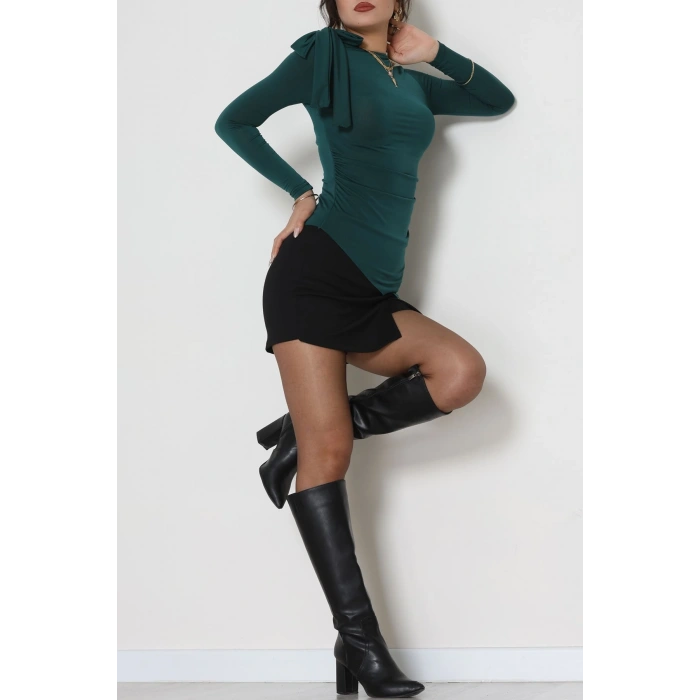 Sandy Önü Asimetrik Kesim Fiyonk Detaylı Bluz Zümrüt - 42808.1949.