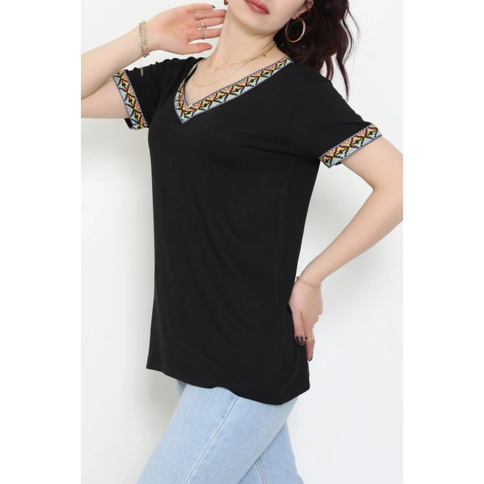 V Şerit Etnik Desen Yakalı Viskon Bluz Siyah - 43000.1256.