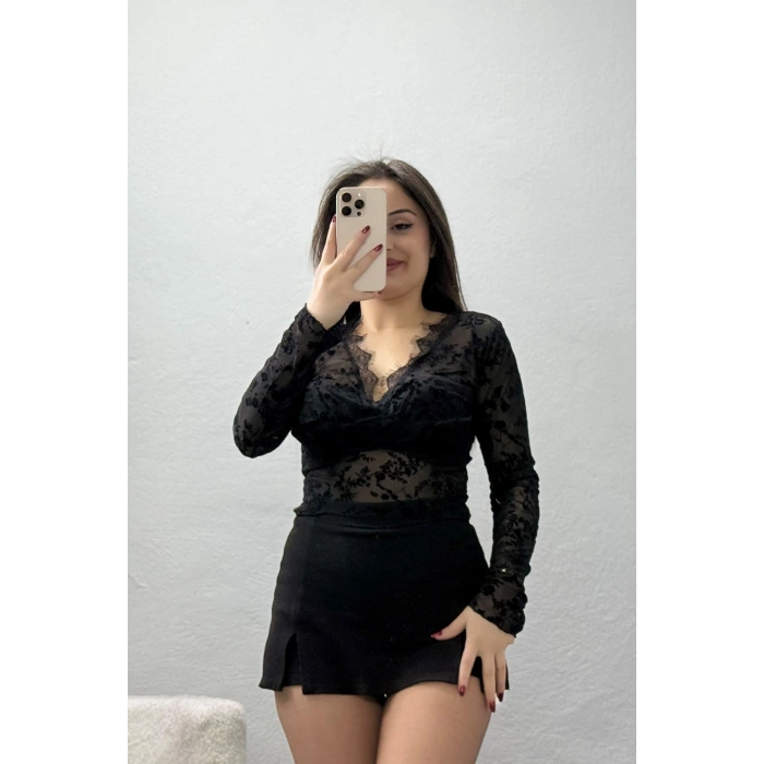 Yakası Dantel Detaylı Flok Baskı Transparan Bluz Siyah - 4171.1247.