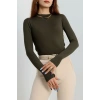 Dik Yaka Parmak Geçmeli Viskon Body Haki - 40076.599.