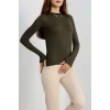 Dik Yaka Parmak Geçmeli Viskon Body Haki - 40076.599.