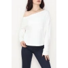 Kayık Yaka Omuz Düşümlü Double Face Kumaş Bluz Ekru - 22185.200.