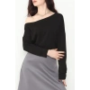 Kayık Yaka Omuz Düşümlü Double Face Kumaş Bluz Siyah - 22185.200.