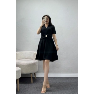 Aksesuar Detaylı Krep Kumaş Kloş Elbise Siyah - 71182.2143.