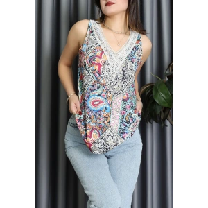 Askılı V Yaka Dantelli Süprem Bluz Desenli - 72083.1256.