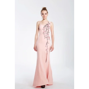 Derin Yırtmaçlı Uzun Pudra Abiye Elbise