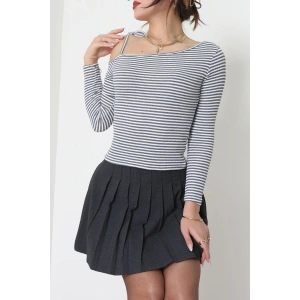 Tek Omuz Detaylı Likralı Kaşkorse Bluz Fümebeyaz - 51091.1567.